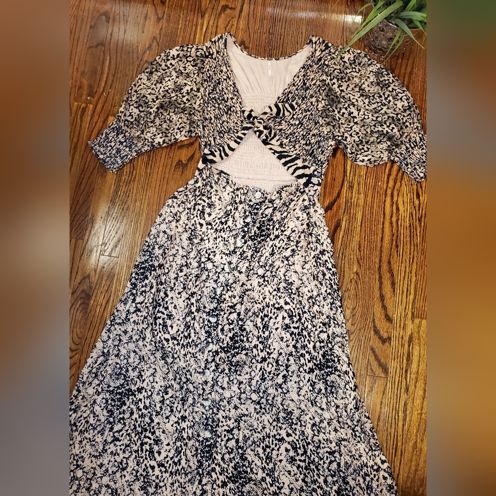 Free People String Of Hearts Printed Maxi Smocked V-Neck Dress Tan & Black Sz L - Picture 8 of 15